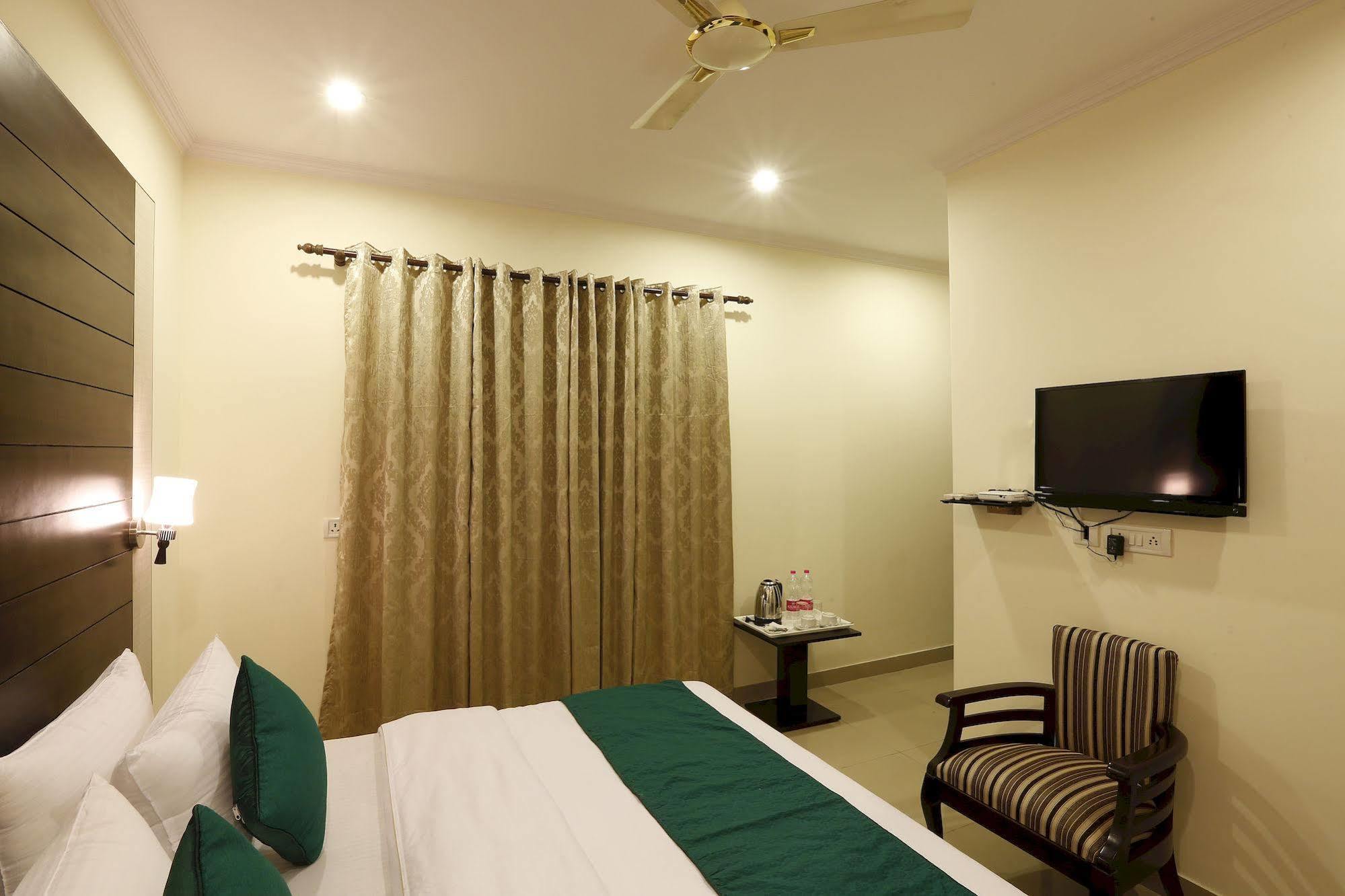 Hotel Chanakya Inn New Delhi Eksteriør bilde